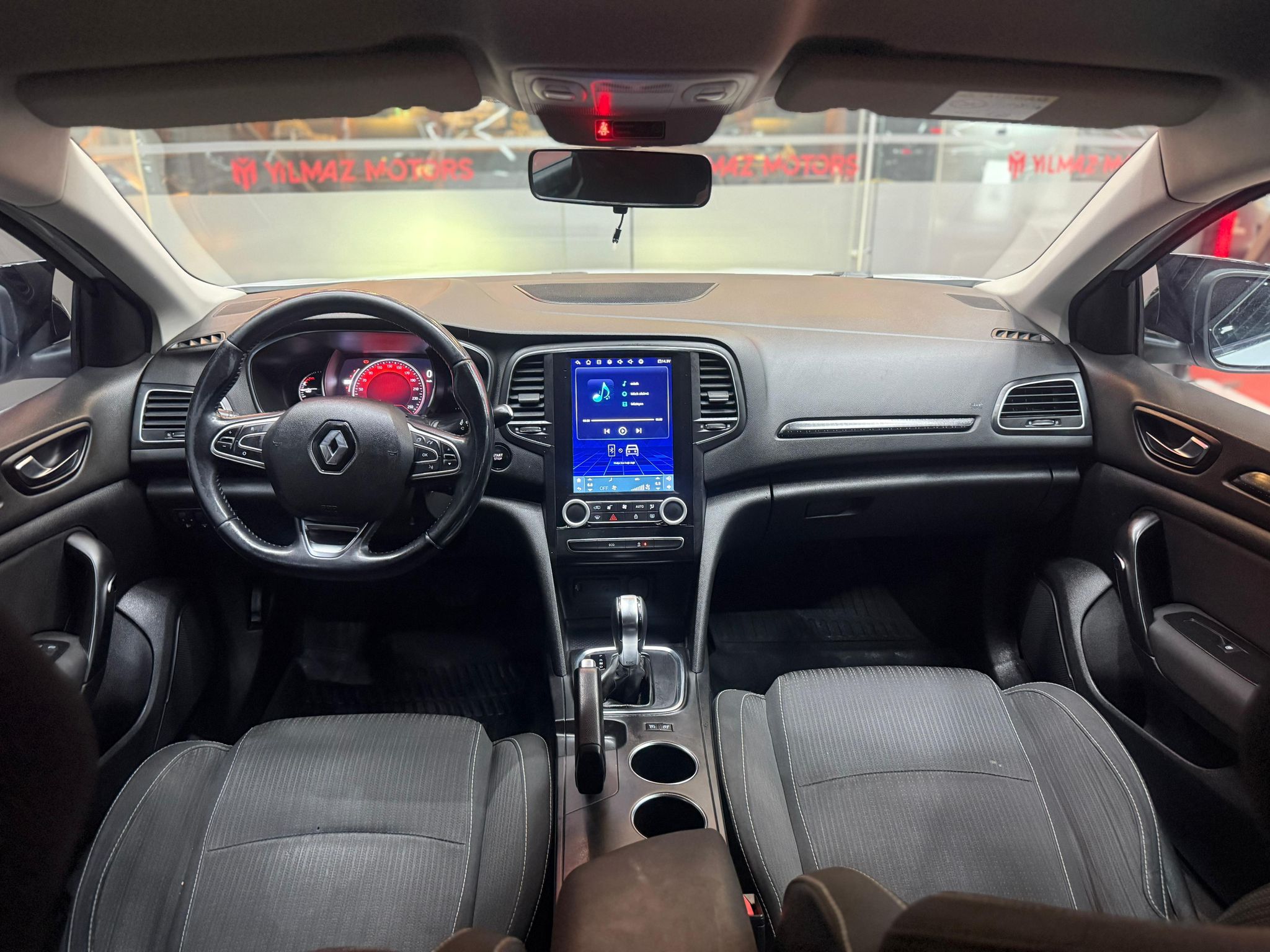 Yılmaz Motors'dan Renault Megane Sedan 1.5 DCI Touch EDC